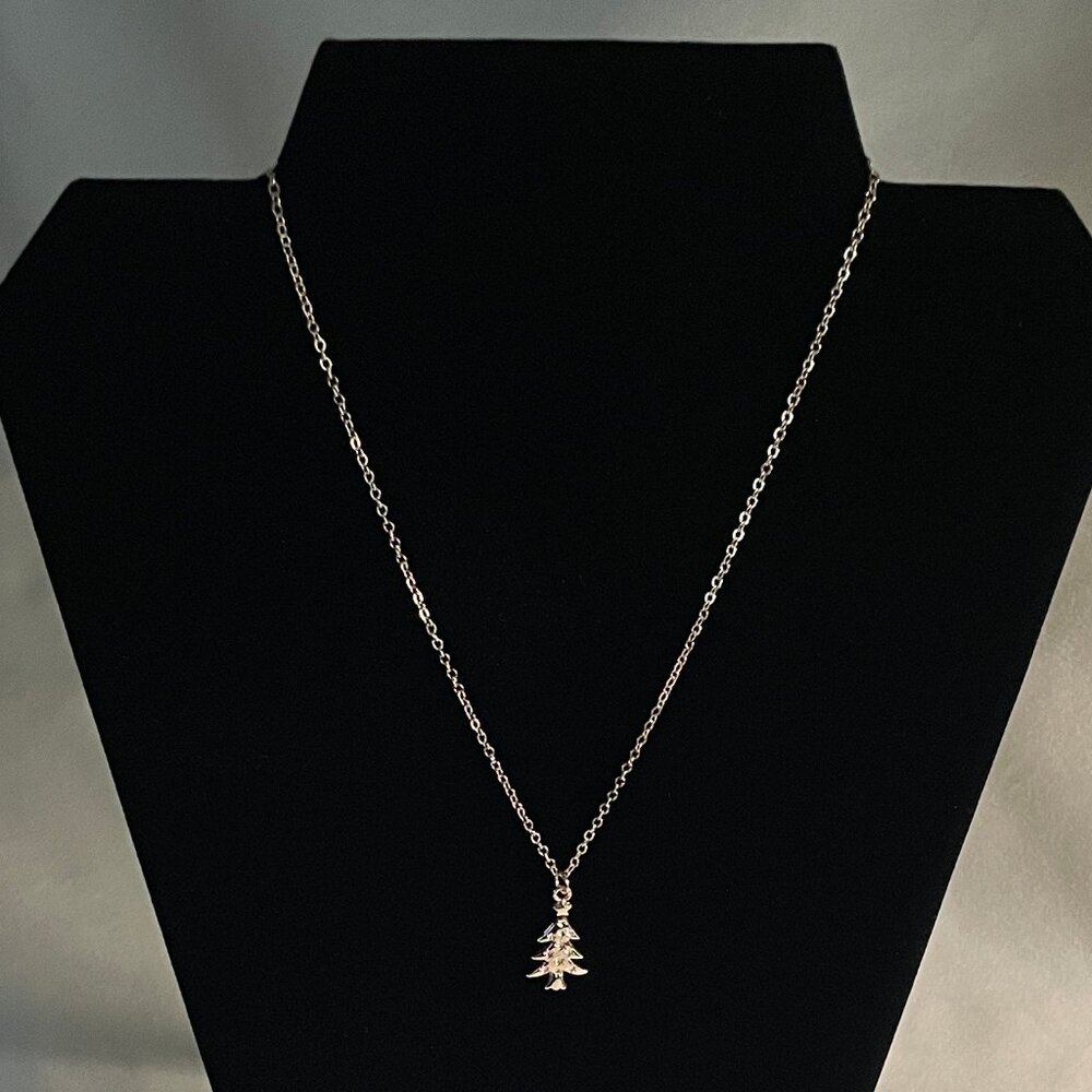 Gold Tone Christmas/Evergreen Tree Necklace (NWOT)